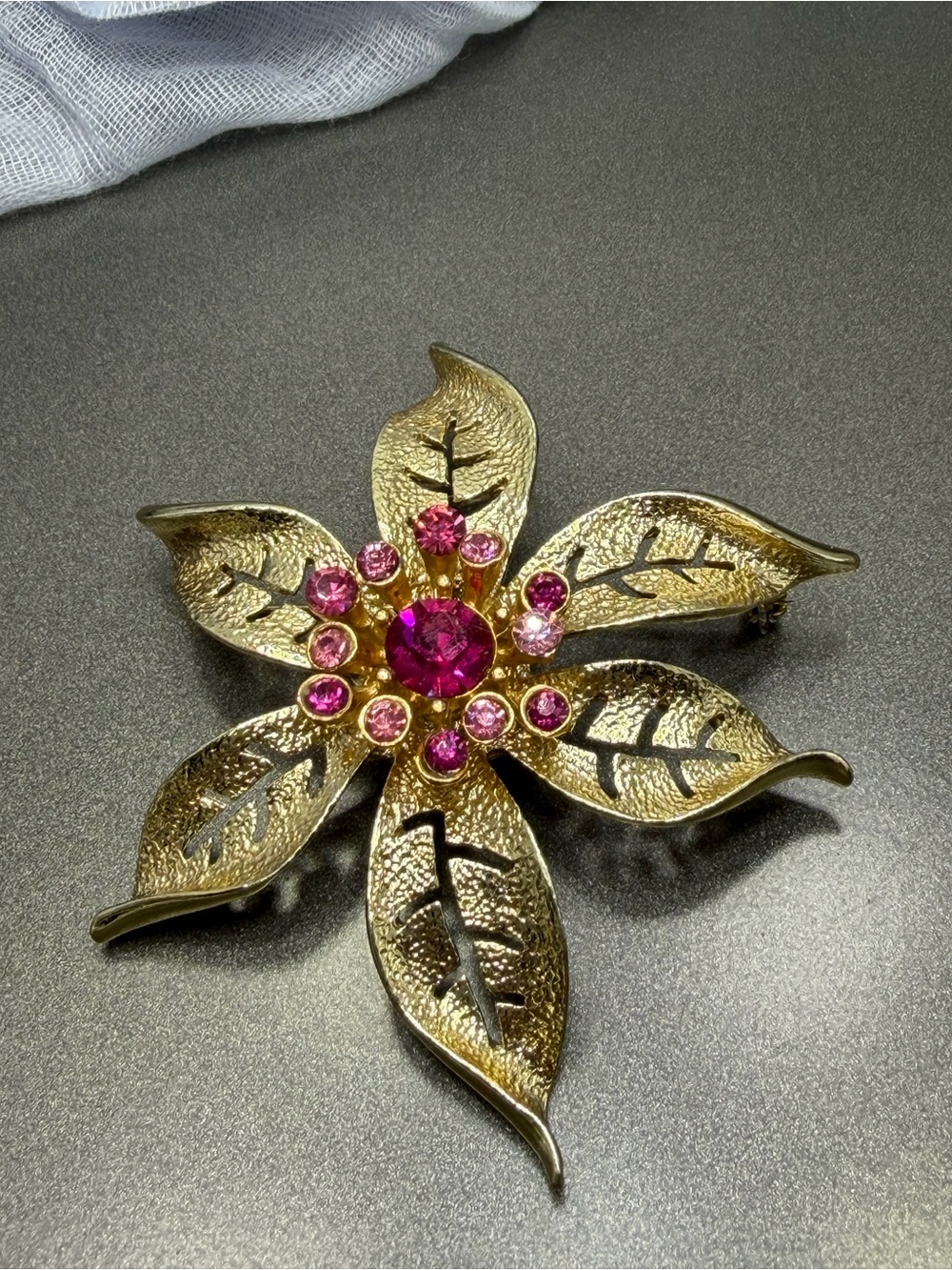 Vintage Fashion Flower brooch Sarah Coventry #9sara